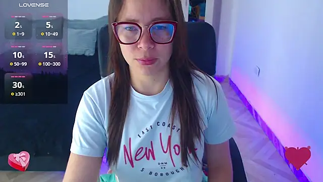 Snapshot of SharonR1 chatting on 07/13/26, 11:15 SharonR1 online show from 07/13/26, 11:15
