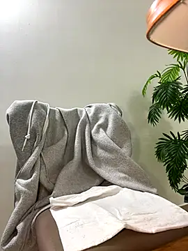 Lami Mi online show from 11/28/25, 06:35