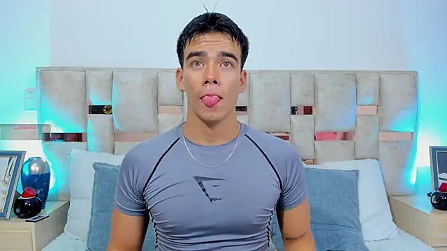 its liam18 online show from 11/19/25, 12:43