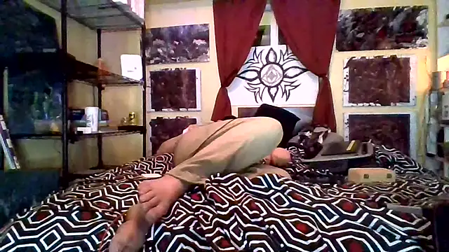 Mic Oxinner online show from 11/16/25, 06:40