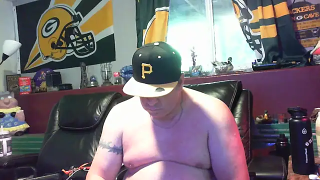 Snapshot of Mic_Oxinner chatting on 09/24/25, 11:32 Mic Oxinner online show from 09/24/25, 11:32