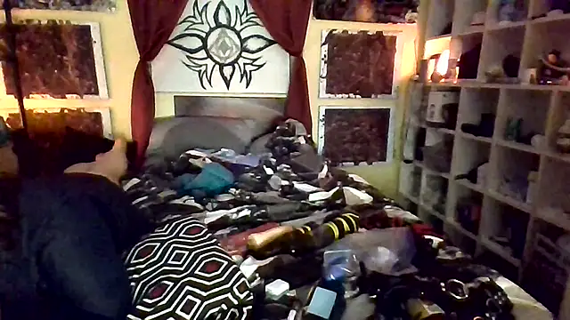 Mic Oxinner online show from 11/19/25, 02:11