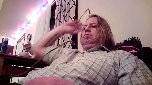 Snapshot of Mic_Oxinner chatting on 12/06/24, 12:33 Mic Oxinner online show from 12/06/24, 12:33
