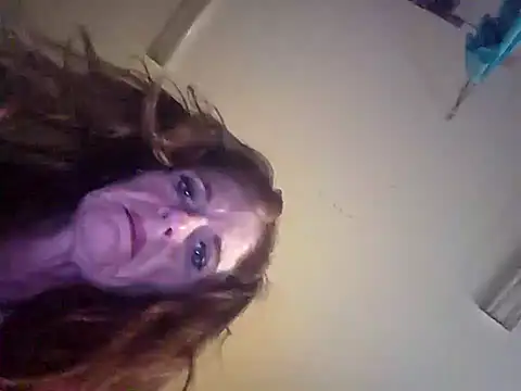Snapshot of Avaivory chatting on 09/21/25, 01:38 Avaivory online show from 09/21/25, 01:38