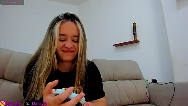 Dani javi online show from 11/30/25, 12:33