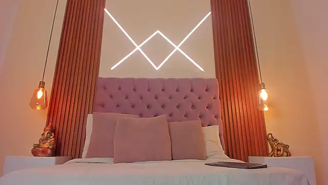 Sophia turneer online show from 03/07/26, 12:28