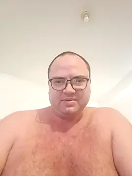 Snapshot of Mickael19 chatting on 05/13/26, 02:46 Mickael19 online show from 05/13/26, 02:46