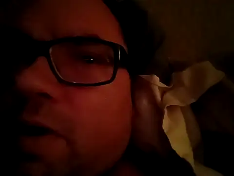 Snapshot of Mickael19 chatting on 11/11/25, 06:19 Mickael19 online show from 11/11/25, 06:19