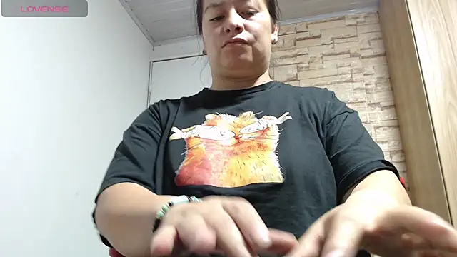 Snapshot of monickhot303av chatting on 06/14/26, 05:08 monickhot303av online show from 06/14/26, 05:08