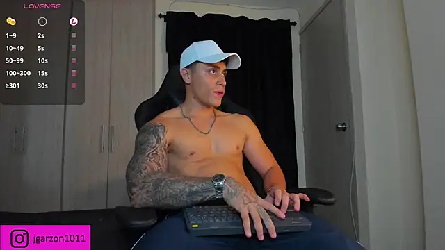 Snapshot of _joansoto chatting on 03/13/25, 01:40 joansoto online show from 03/13/25, 01:40