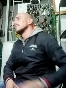 Snapshot of fire_menxxx001 chatting on 10/31/25, 06:54 fire menxxx001 online show from 10/31/25, 06:54