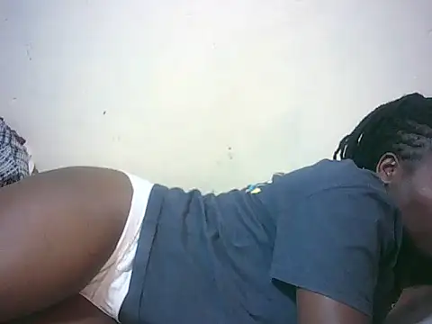 Snapshot of ebony_valleria chatting on 11/05/25, 04:59 ebony valleria online show from 11/05/25, 04:59