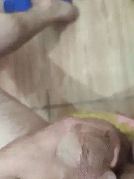 ssikerek23 online show from 10/15/25, 04:26