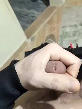 ssikerek23 online show from 12/05/25, 02:54