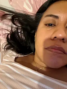 Snapshot of KasiaVenus_ chatting on 10/15/25, 02:43 KasiaVenus online show from 10/15/25, 02:43