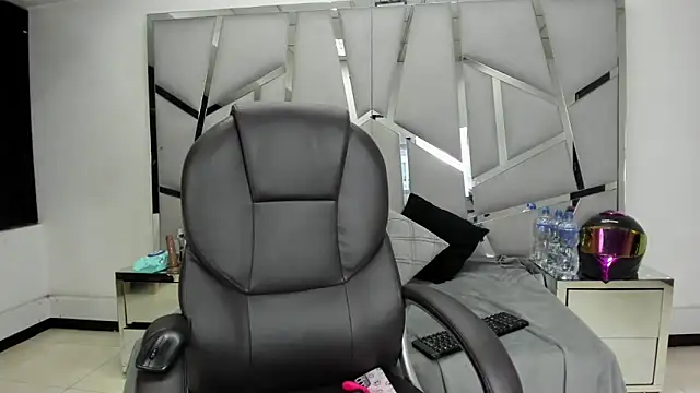 Catherinee69 x online show from 04/14/26, 03:22