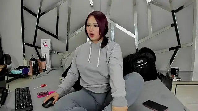 Catherinee69 x online show from 04/09/26, 03:52