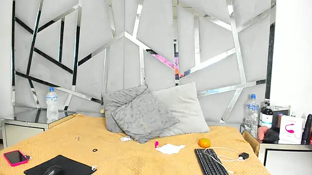 Catherinee69 x online show from 10/01/25, 03:22