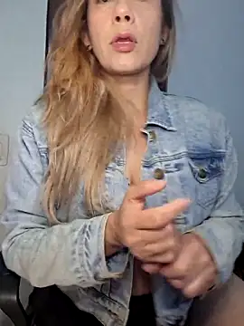 Snapshot of FREYJA- chatting on 03/29/26, 07:15 FREYJA- online show from 03/29/26, 07:15