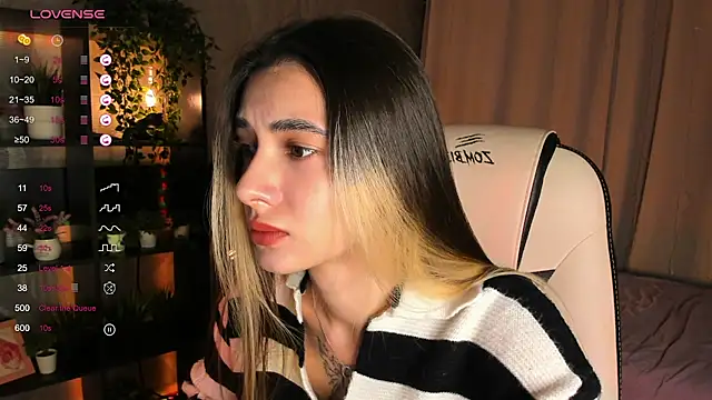 DarlaLike online show from 11/20/25, 03:40