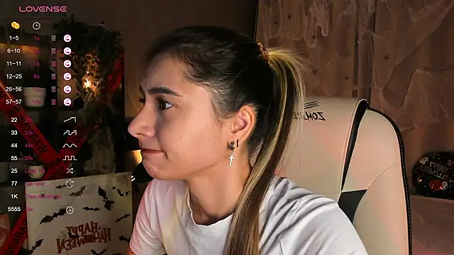 DarlaLike online show from 10/23/25, 03:49