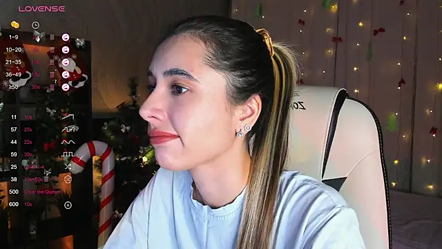 DarlaLike online show from 12/19/25, 03:54