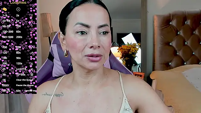 veronika naughty online show from 11/10/25, 02:55