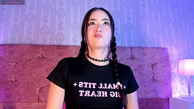 lunar leen online show from 11/11/25, 07:41