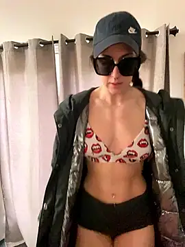 Snapshot of mrs__unknown chatting on 01/16/26, 04:33 mrs unknown online show from 01/16/26, 04:33