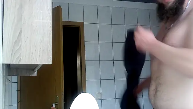 donhulio482 online show from 12/05/25, 01:32