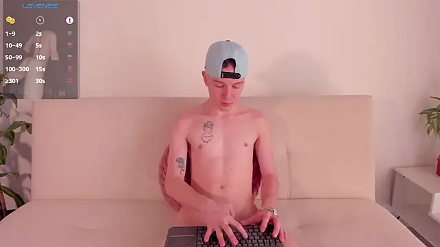 niico 18 online show from 10/16/25, 08:17