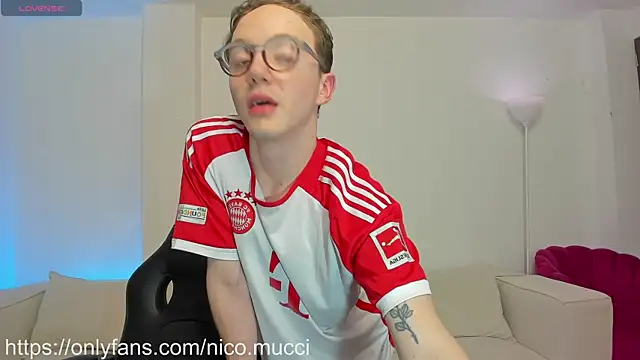 niico 18 online show from 01/16/25, 07:07