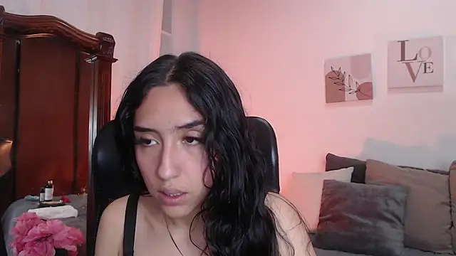 Snapshot of madisex_s chatting on 10/06/25, 01:01 madisex s online show from 10/06/25, 01:01