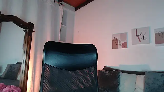 madisex s online show from 11/27/25, 12:49