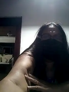 Snapshot of FemMom chatting on 09/26/25, 02:02 FemMom online show from 09/26/25, 02:02