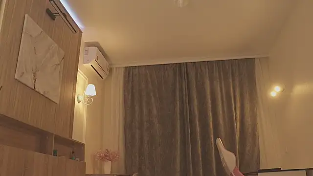 MiaThaine online show from 02/27/26, 03:29