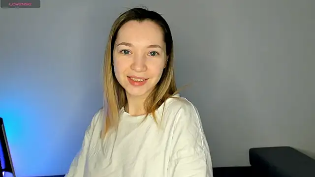 Snapshot of MiaThaine chatting on 02/13/25, 01:19 MiaThaine online show from 02/13/25, 01:19