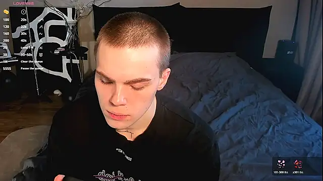 Snapshot of simonwnl chatting on 02/17/26, 12:57 simonwnl online show from 02/17/26, 12:57