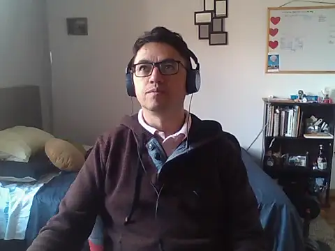 Diptongo online show from 11/04/25, 01:04