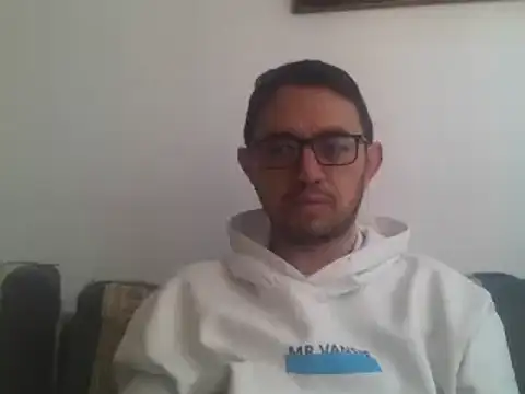 Diptongo online show from 12/05/24, 03:23