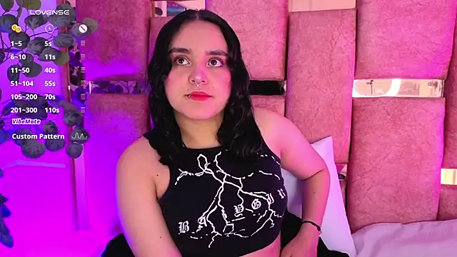 Snapshot of _Ambar-devon_ chatting on 11/19/25, 07:03 Ambar-devon online show from 11/19/25, 07:03