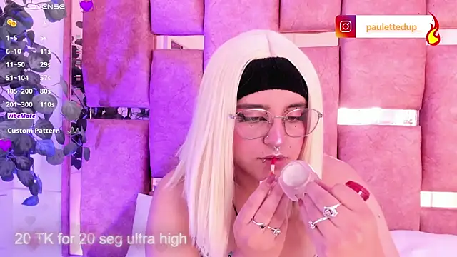 Snapshot of _Ambar-devon_ chatting on 10/24/25, 06:51 Ambar-devon online show from 10/24/25, 06:51