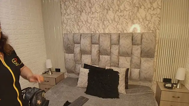 charlotte  G online show from 09/11/25, 10:15