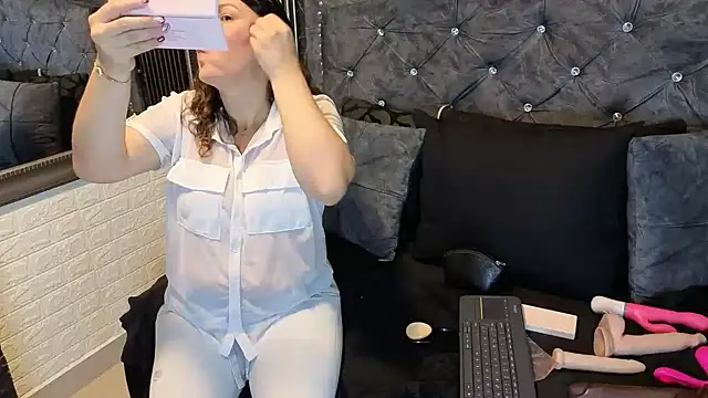 charlotte  G online show from 03/19/26, 10:48