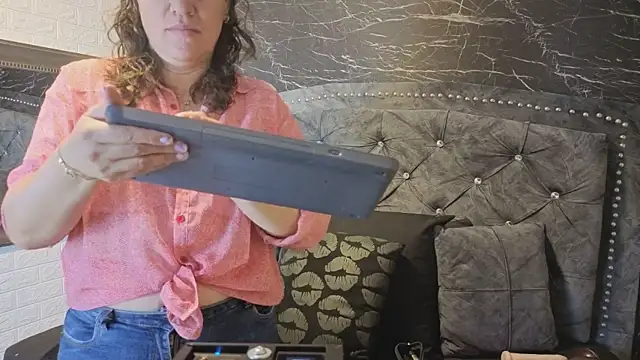 charlotte  G online show from 03/26/26, 11:08