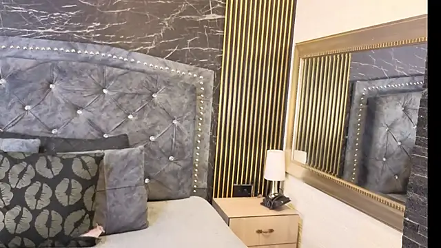 charlotte  G online show from 01/07/26, 10:42