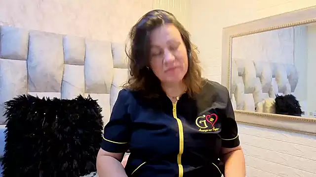 charlotte  G online show from 12/02/25, 12:18