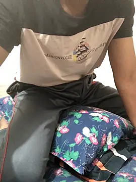 Zeuhorny online show from 03/22/25, 08:04