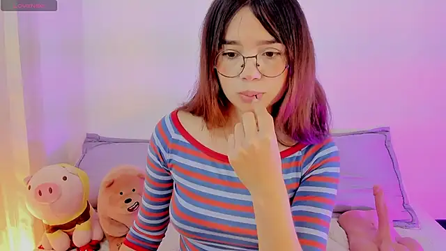Snapshot of Lovely_celestte chatting on 06/02/26, 01:16 Lovely celestte online show from 06/02/26, 01:16