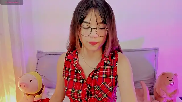 Snapshot of Lovely_celestte chatting on 05/29/26, 01:22 Lovely celestte online show from 05/29/26, 01:22